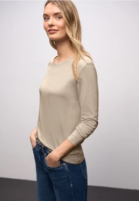 basic round-neck shirt