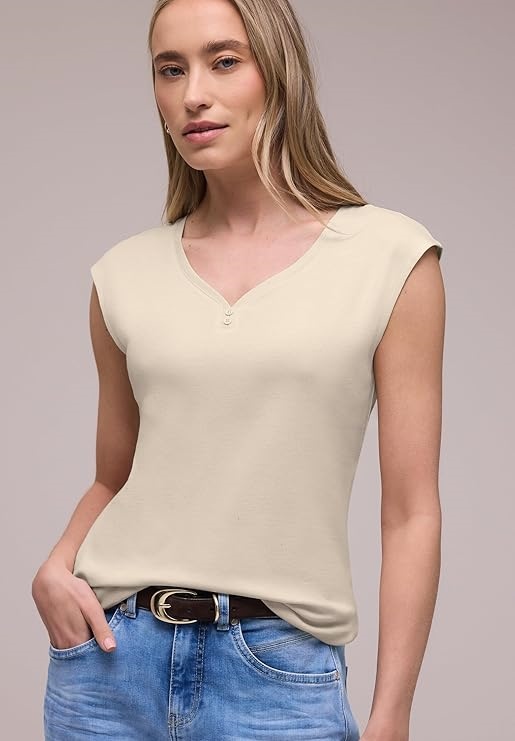 shirt w. button panel