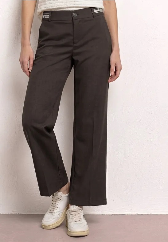 Straight Leg_MW_Cool-Woven Buc