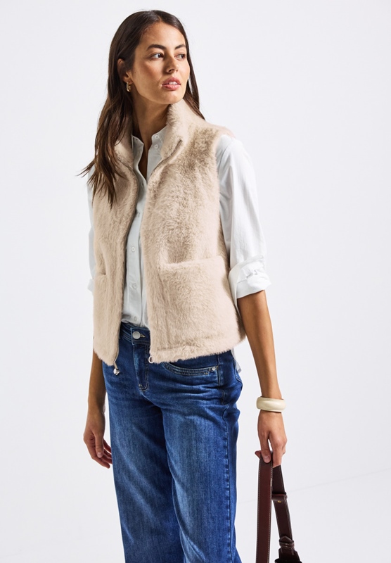 Fake Fur Vest w. Stand-Up Coll