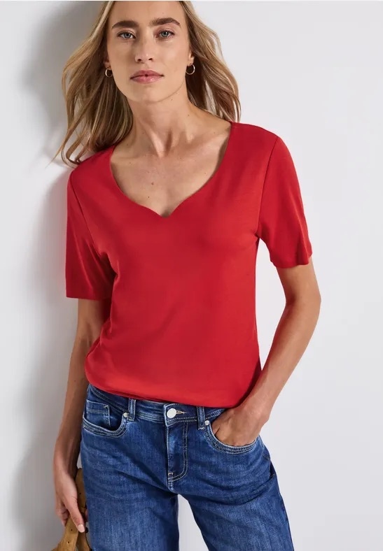 shirt w.heart neckline shape