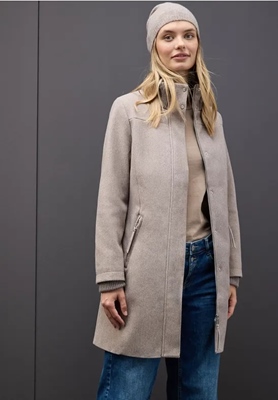 LTD QR Coat w. Knit Details