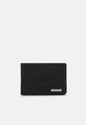 STITCHY 3 BLACK